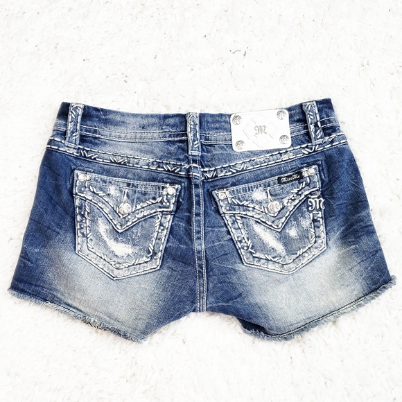 Miss Me Pants - Miss Me Standard Easy Jean Short's.  Size 27.
